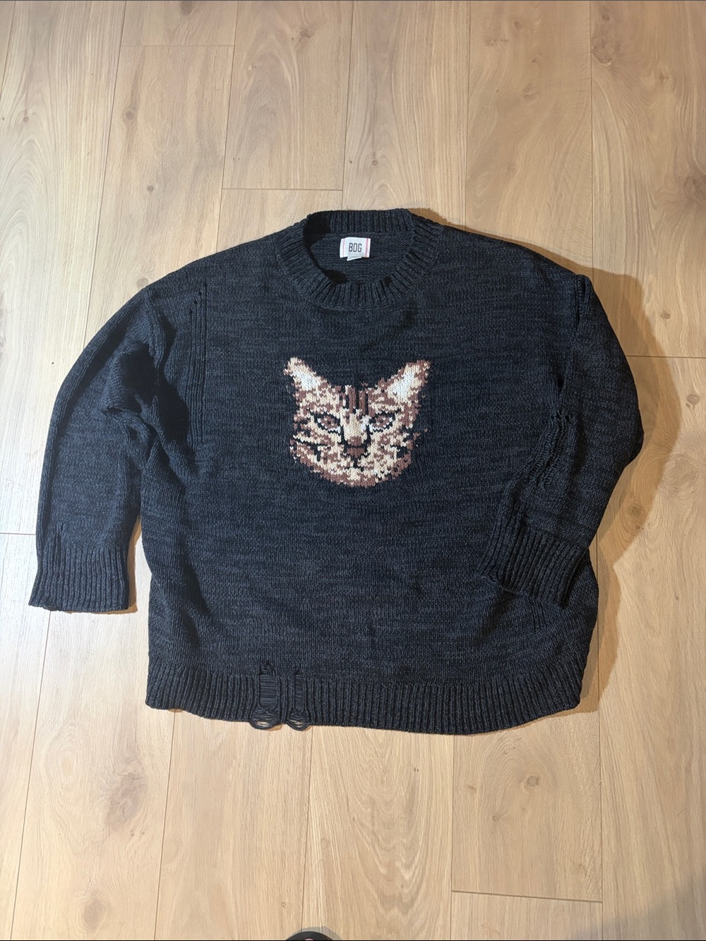 BDG Gray Crewneck Sweater with Cat Intarsia